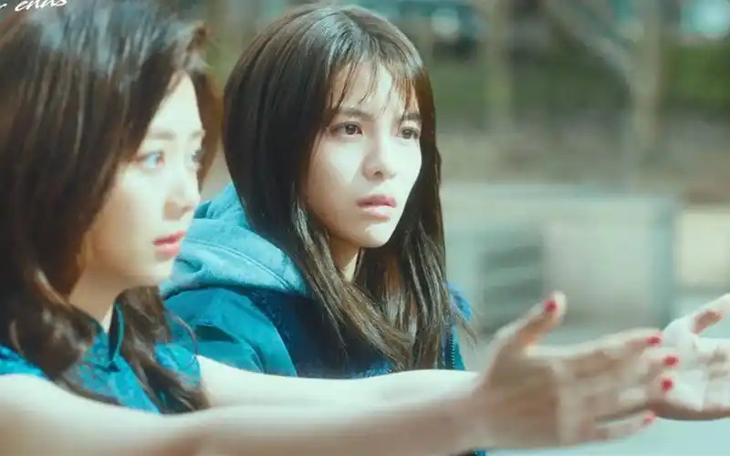 《八月未央》发原生家庭版预告 钟楚曦谭松韵诠释宿命轮回_哔哩哔哩