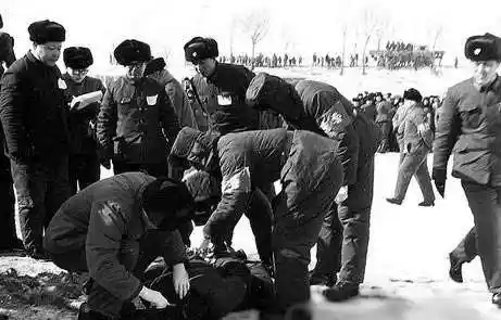 关键词:王守信;贪污;1980年;女法警;执行死刑 相关新闻