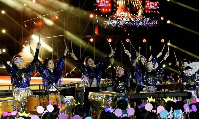 无人机表演来助阵,关城"运河之夜"晚会科技感十足