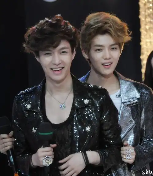 鹿晗神秘爱好,为何张艺兴总被踢下床!