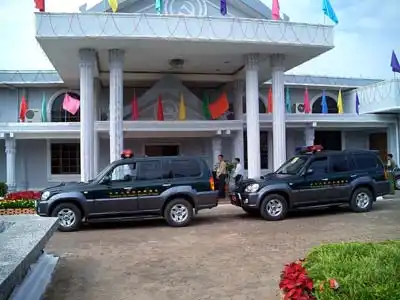 援助老挝 华泰现代特拉卡以性能致胜(图)