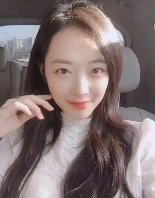 25岁知名女星崔雪莉去世三年后!生前纪录片被公开,思想大胆奔放_生活_