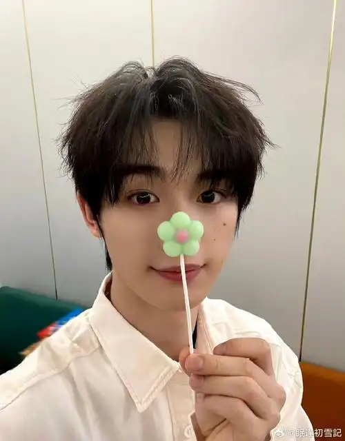 丁程鑫[超话]#dcx#丁程鑫你好星期六# dcx#丁程鑫 ace门面主舞# ⑥