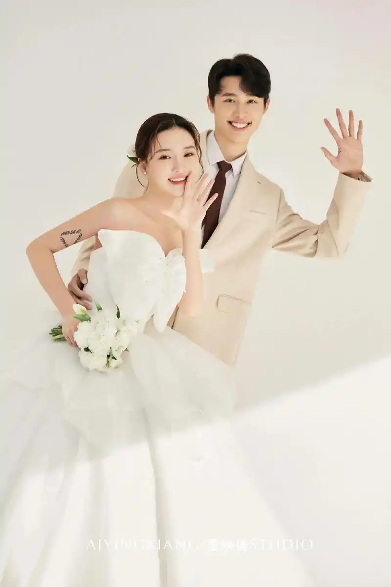 明星同款光影婚纱照.