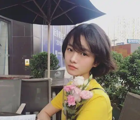 原创原创19岁的李庚希凭小欢喜走红背后有谁在力挺她