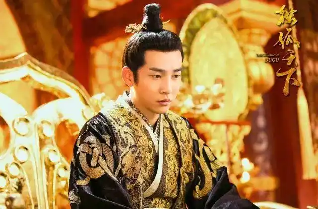 邹廷威两部热剧强势霸屏颜值与演技并存的二哥了解一下