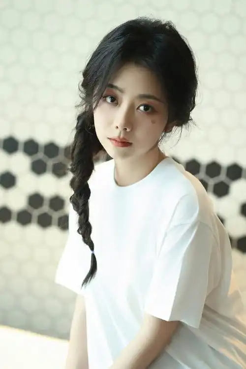 我真的爱上了呢,不过美女短发也那么可爱又好看#谭松韵长发vs短发