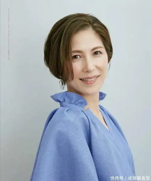 五,六十岁的女性别乱烫发,这几款发型才最洋气,高级又显气质_社会焦点