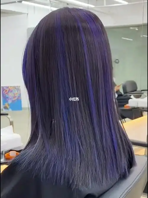 绝美发色染完都说好看的蓝紫光线挑染发色