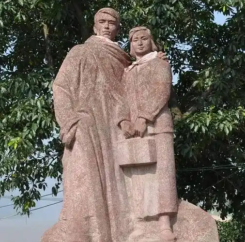 江姐夫妇牺牲后,留下一个三岁的儿子,是谁抚养长大的