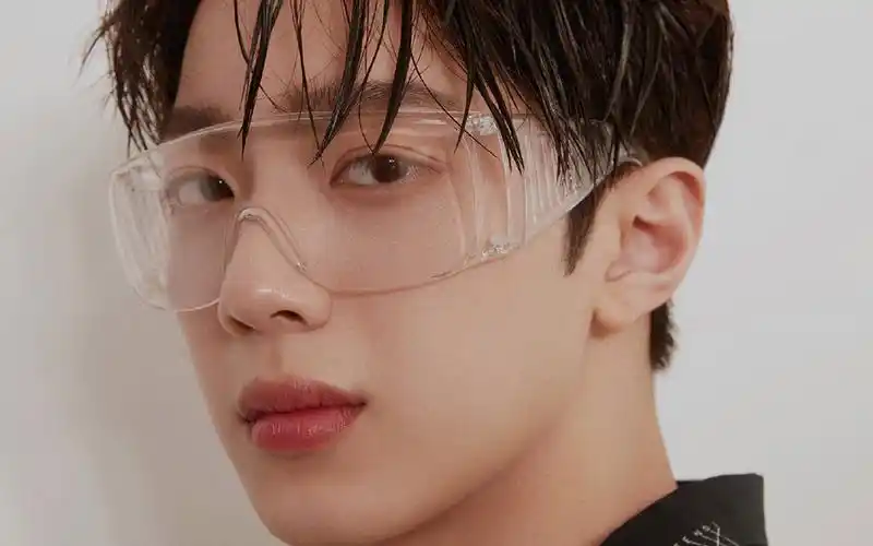 赖冠霖时尚写真壁纸_帅哥明星赖冠霖