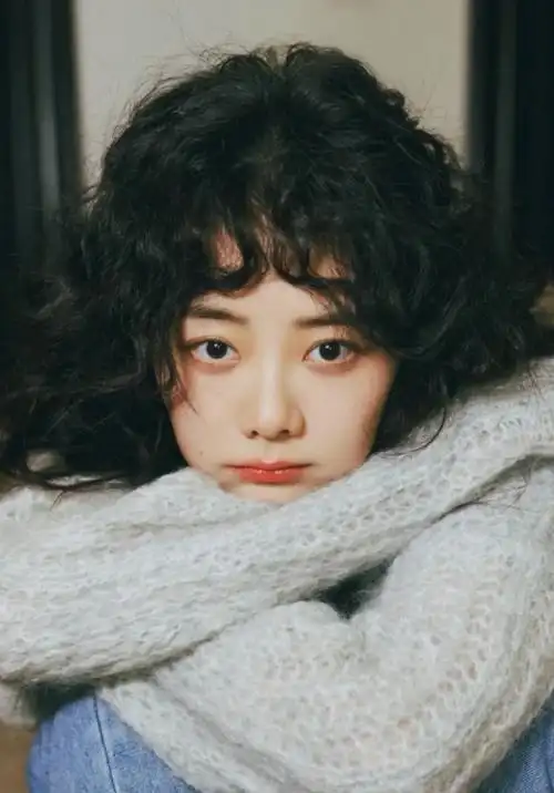 谭松韵御用发型!2022羊毛卷发推荐,小脸1.