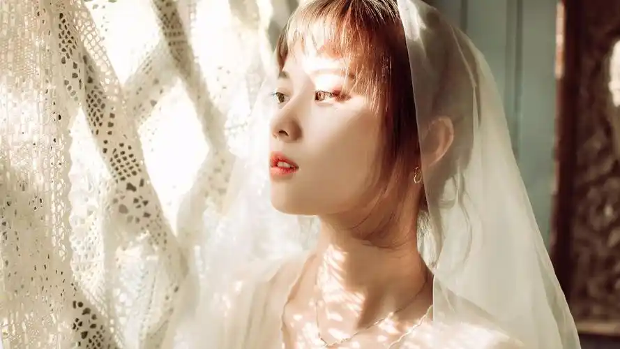 1080像素(画面稍微有些杂乱,但习惯后没问题)清新美女图片壁纸1920*10