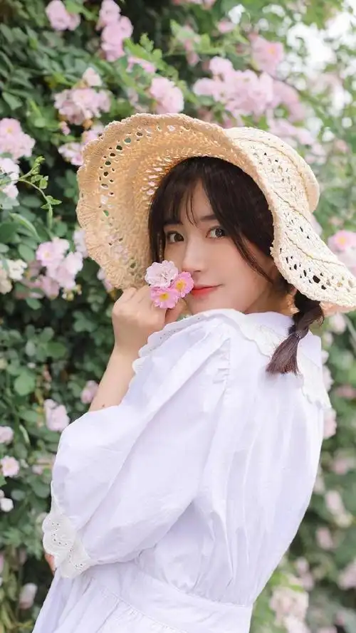 森系草帽少女田园风光可爱写真