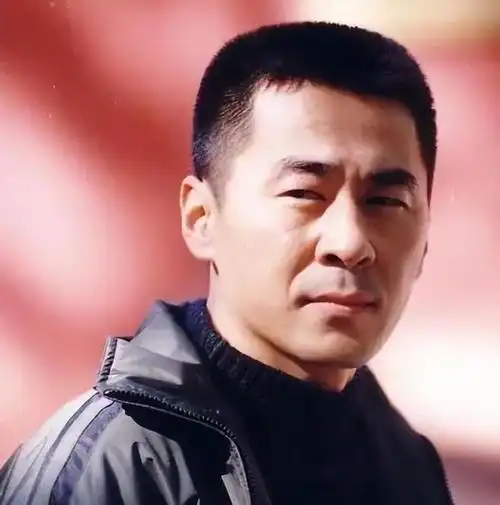 吴越:前男友陈建斌拍戏回来甩她一封分手信,转身娶了蒋勤勤