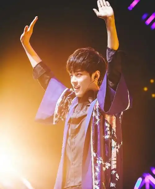 肖战跳的极乐净土,撩得粉丝心花怒放