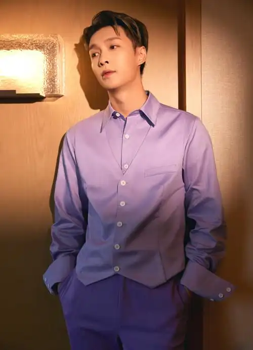 张艺兴发布紫色衬衫造型写真 儒雅帅气似贵公子_高清图集_新浪网