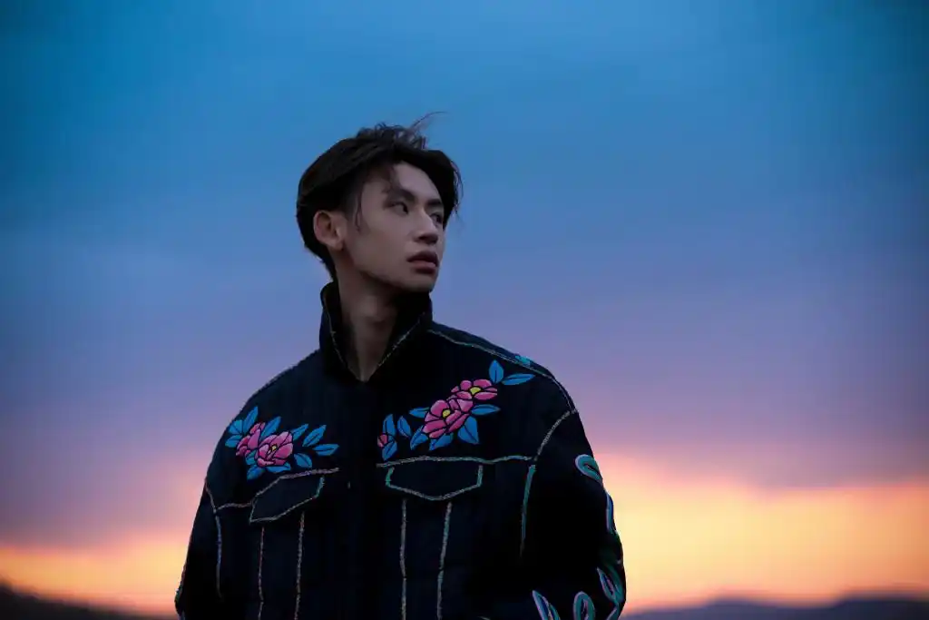 最新行程丨红尘作伴潇潇洒洒才是鬼少本色 《新手驾