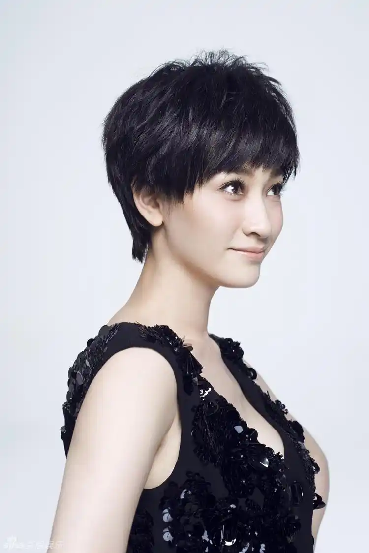 盘点李小冉的荧屏短发形象,相同的短发演绎出不同的魅力.