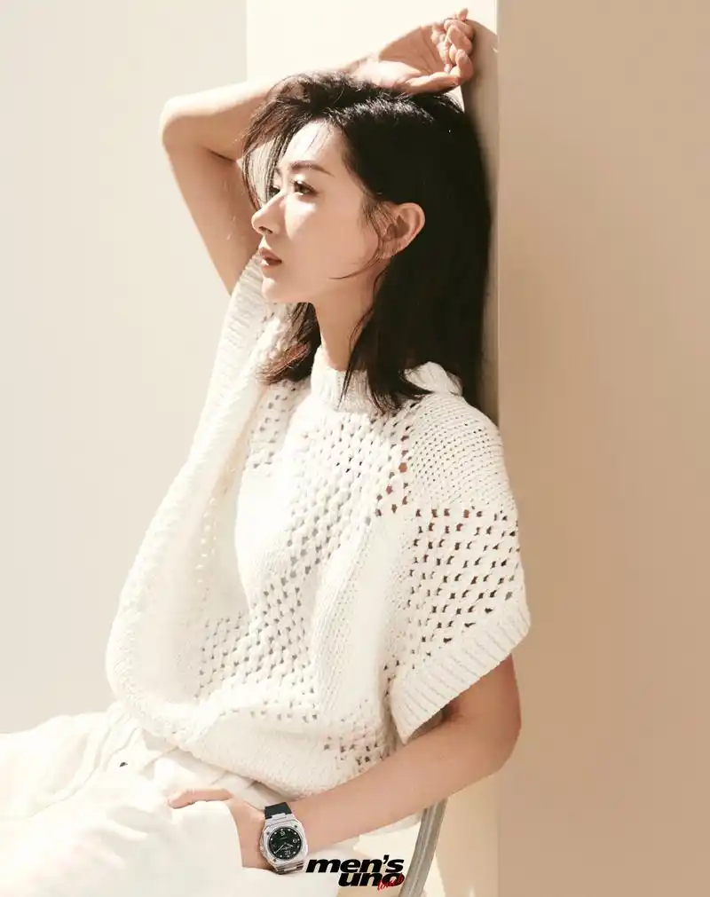 万茜登封风度mensuno 二月刊,《倾城之恋》舞台剧里的双面女主