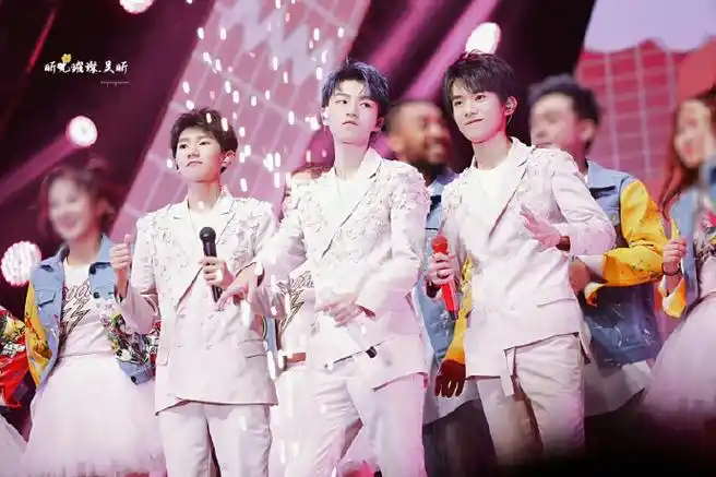 tfboys会合体集训