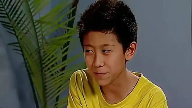 张一山小时候真可爱,这演技活灵活现的,从小就是好演员!