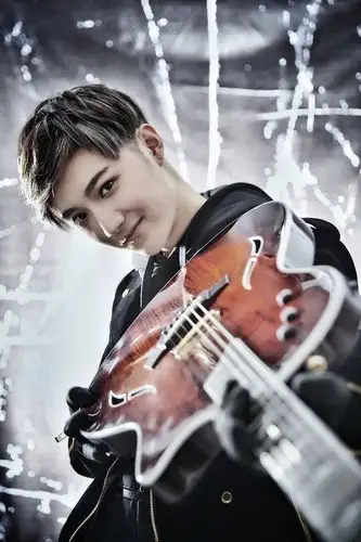 赵晔《神经》mv上线 百万改造废弃工厂盼战胜黑暗