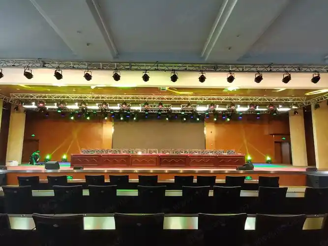 个会议室,报告厅,成功应用于背景音乐系统,评标对讲系统舞台灯光系统