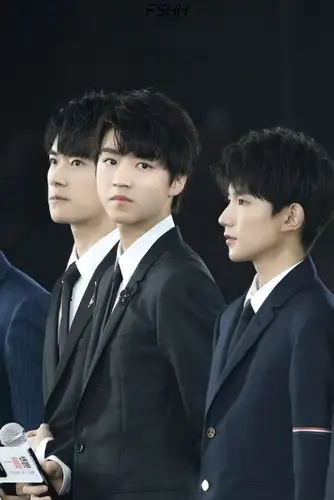 tfboys三人同行(**) 图cr.侵歉删