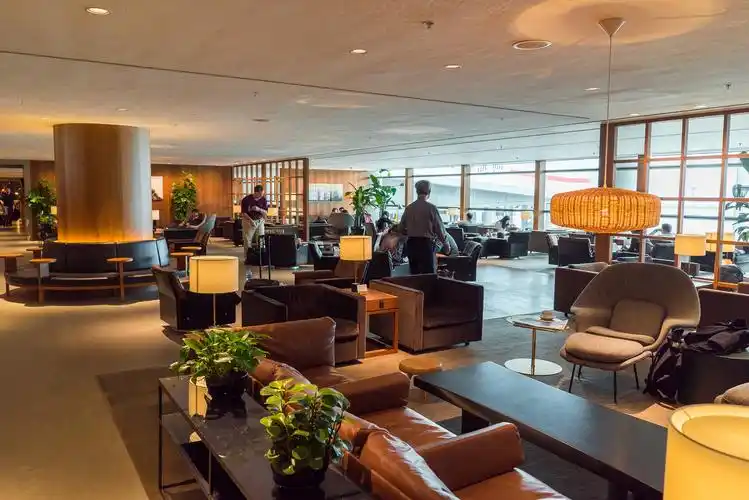 国泰航空玉衡堂商务舱休息室 (the pier business lounge) 体验