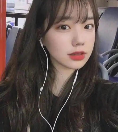 春季的法式刘海发型太火了减龄又显脸小换上让你变美