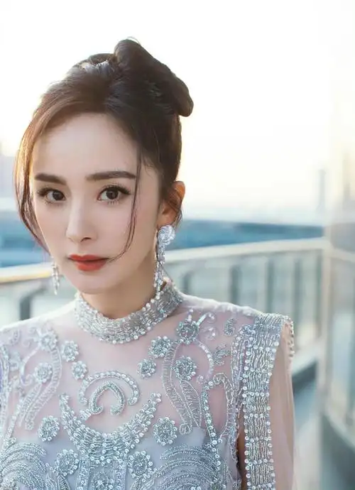 嘉行杨幂工作室 的微博: 杨幂#腾讯视频星光大赏#@杨幂 "流光 ..