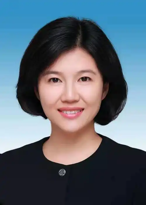 据公开资料显示,冯海燕,1975年7月出生,湖南省衡阳县人,在职研究生