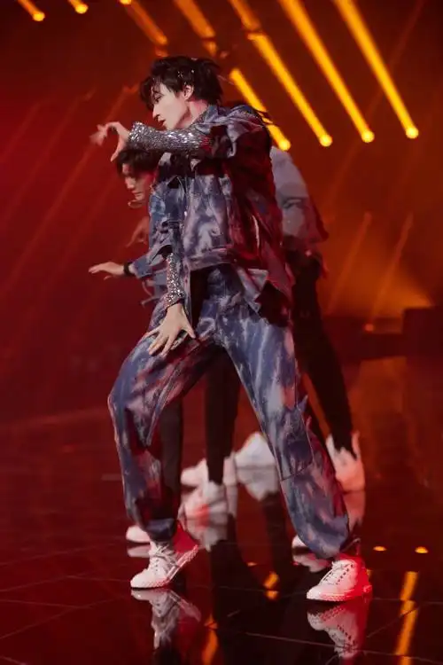 如何评价tfboys7周年演唱会王俊凯的舞蹈solo