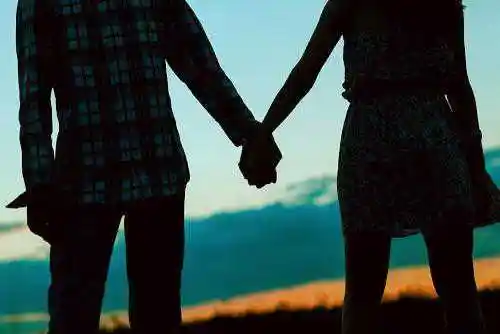 对亲爱的人说早安的话亲爱的早安心语温暖语句