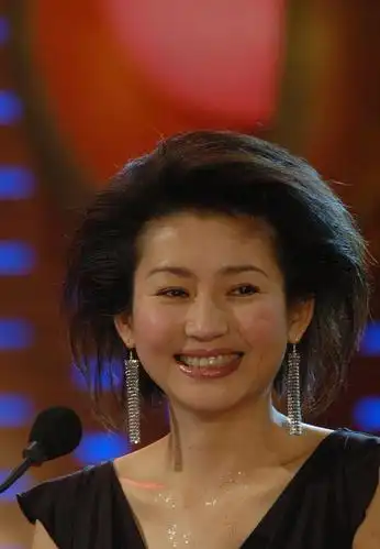 央视名嘴王小丫离开央视后,这几年的变化太大了