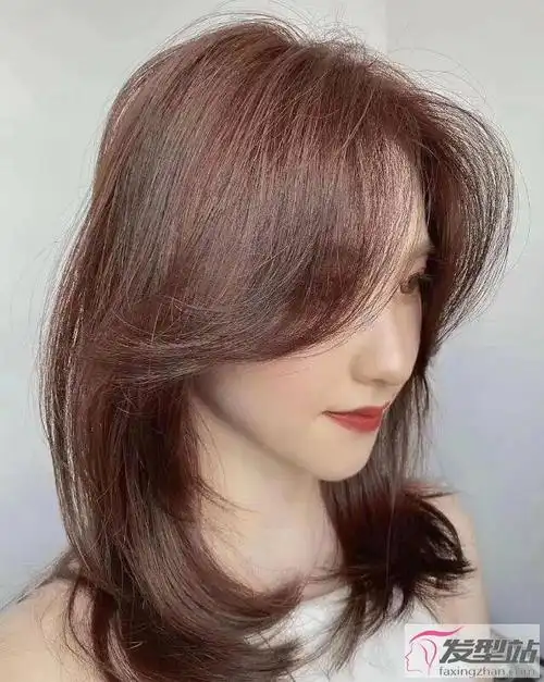 2021最新款八字刘海发型 这么剪变美变女神_发型站_最新流行发型设计