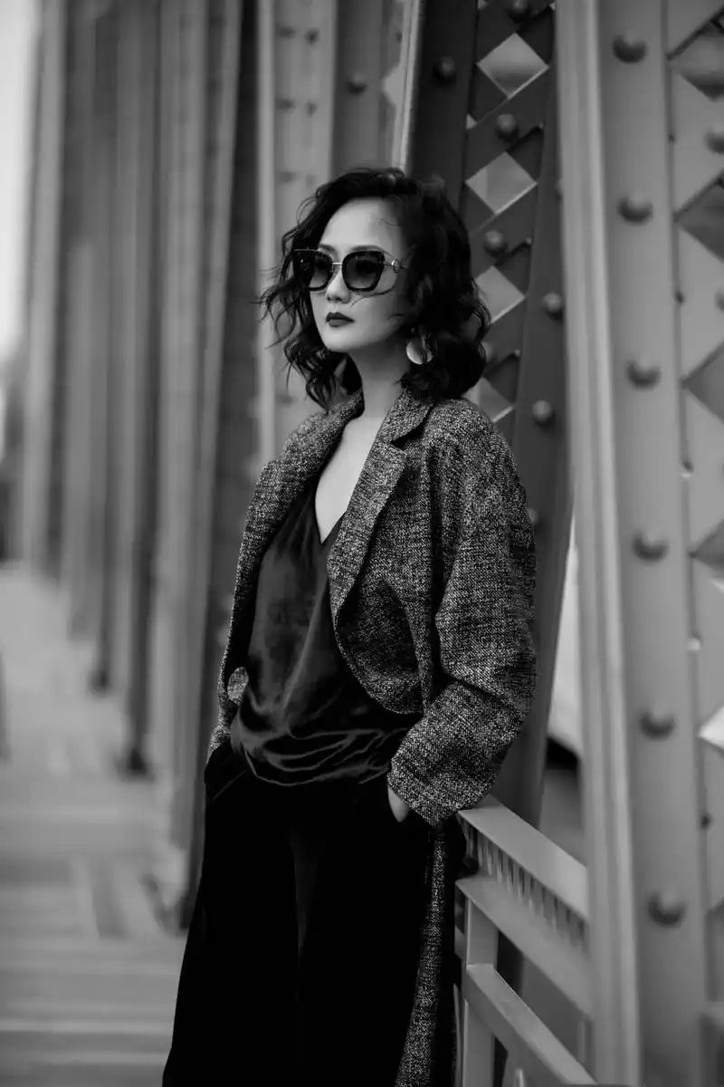 李颖:富婆专业户,56岁不老女神