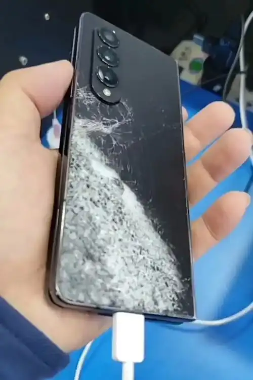 三星手机在保修期内,屏摔坏了,换屏有优惠,也可以直接回收,非 - 抖音