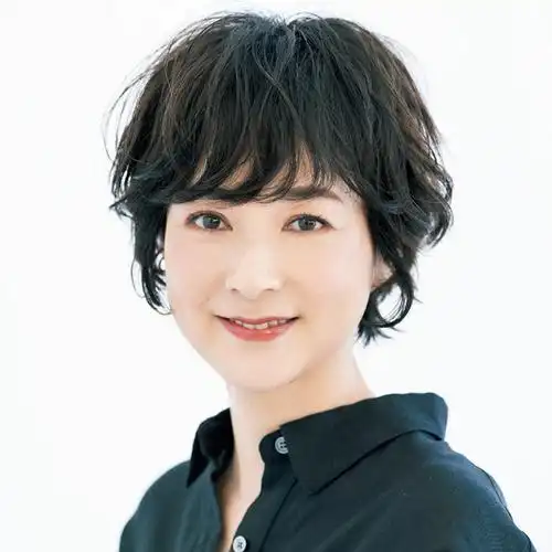 4050岁的女人放弃黑长直吧瞧这8款迷人短发型洋气又减龄