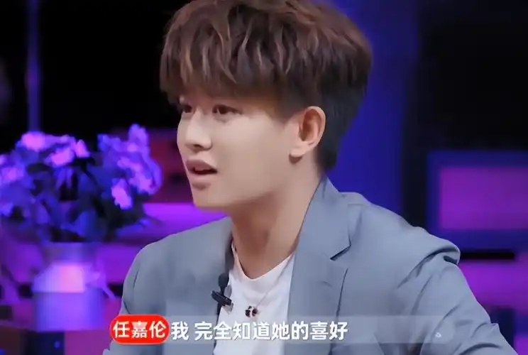 43岁马苏给34岁任嘉伦当妈,同框一出,我看乐了_腾讯新闻