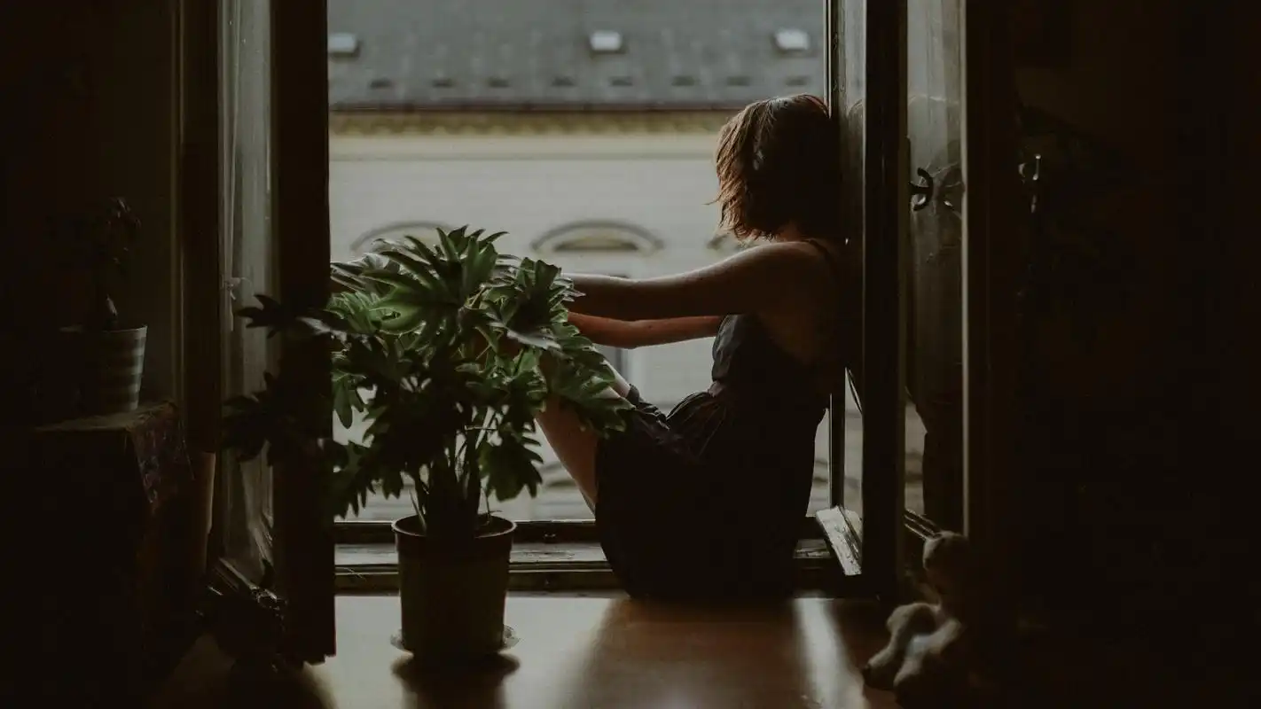 清新文艺的欧美美女写真高清宽屏壁纸