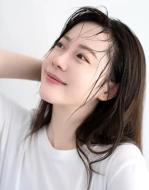 想要皮肤好,不用常去美容院做面部护理,坚持做好这4件事就够了