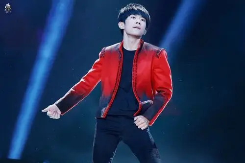 易烊千玺 tfboys 815fm cr:logo - 堆糖,美图壁纸兴趣社区