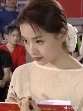 董洁#在白领公寓里真是美的无可挑剔!