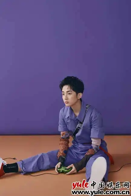 郭子凡紫色工装大片小欢喜爆发力引关注