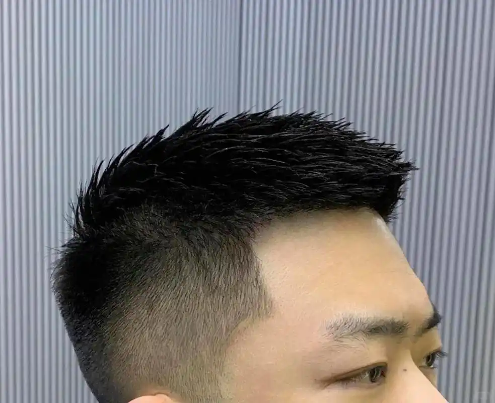 男士发型 成都男士发型设计,短发造型.这款发型叫栗子头.