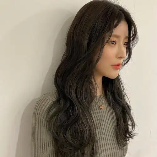 中长发烫发女懒人法式刘海烫减龄气质发型