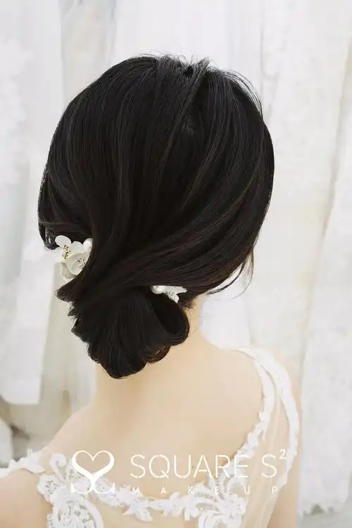 简单又气质的法式浪漫低发髻?