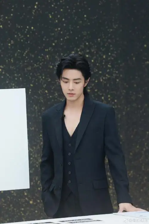肖战深v黑西装造型##肖战穿深v了